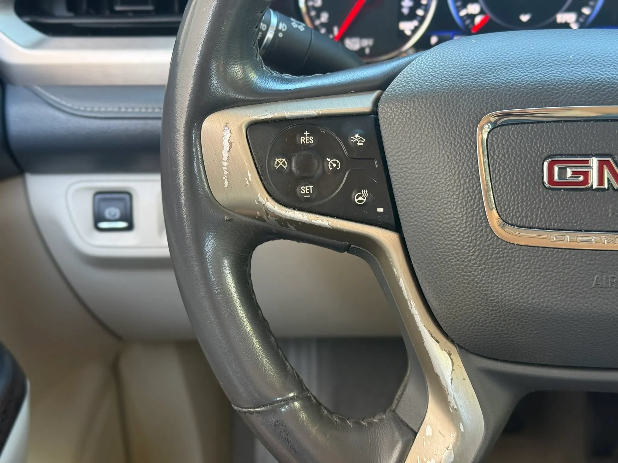 Used 2020 GMC Acadia Denali FWD image 18