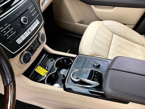 Used 2017 Mercedes-Benz GLS 450 4MATIC image 17
