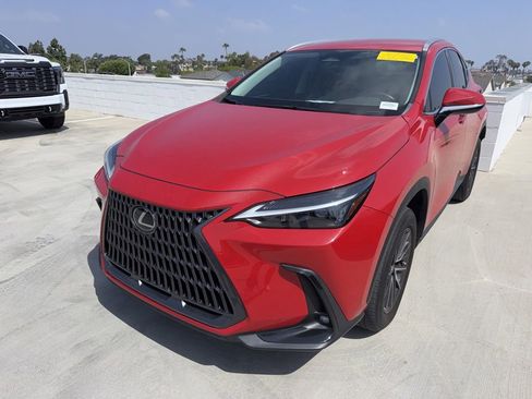 Used 2024 Lexus NX 250 FWD image 2