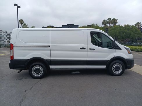 Used 2020 Ford Transit 150 Low Roof RWD image 4