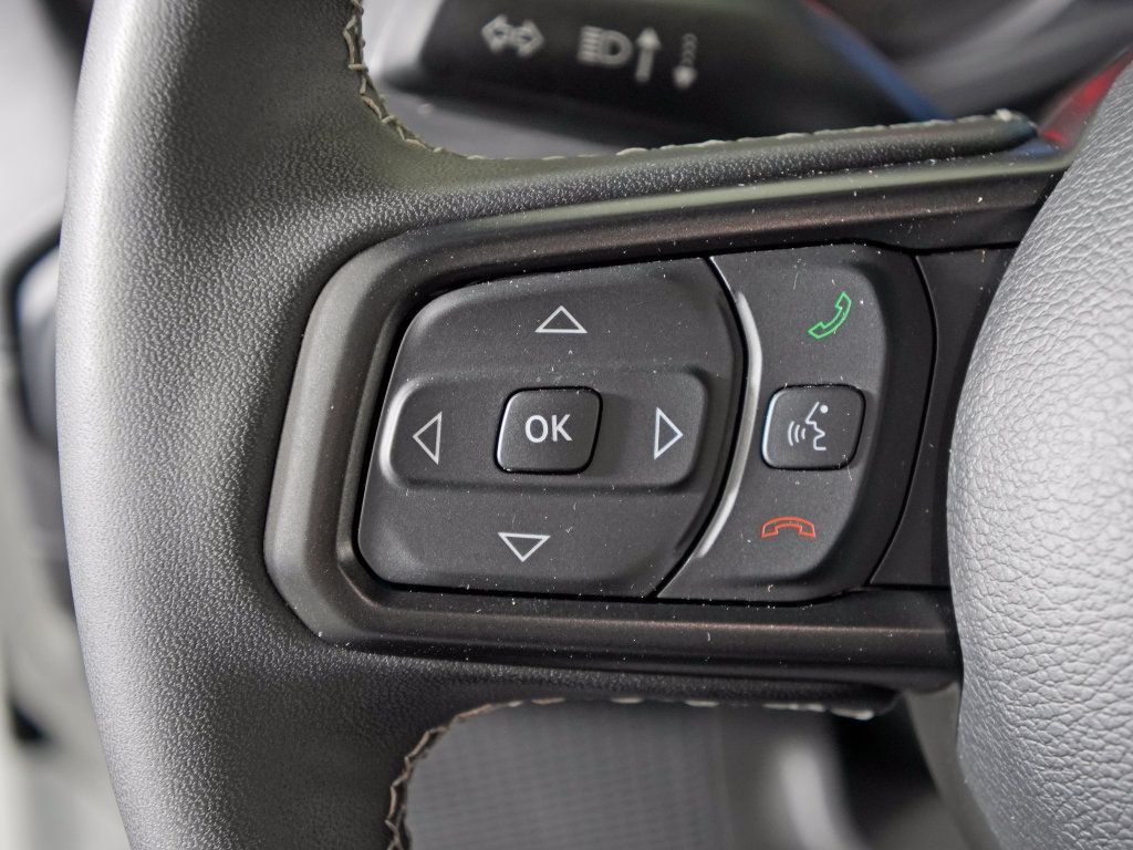 Used 2025 Jeep Wrangler Unlimited Rubicon AWD/4WD image 23