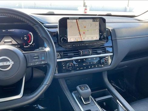 Used 2022 Nissan Pathfinder Platinum w/ Cargo Package image 6