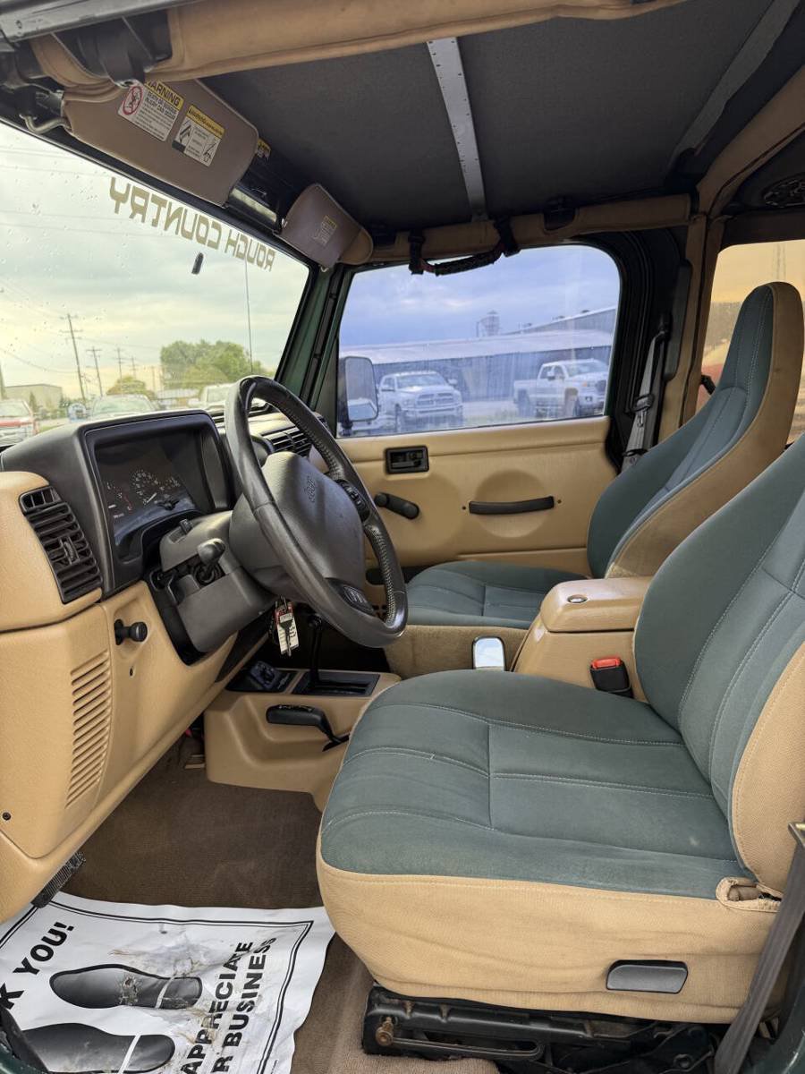 Used 2000 Jeep Wrangler Sahara AWD/4WD image 9