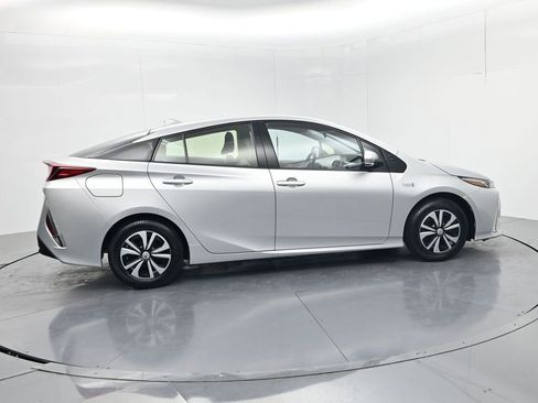 Used 2017 Toyota Prius Prime Plus w/ Carpet Mat Package FWD image 8