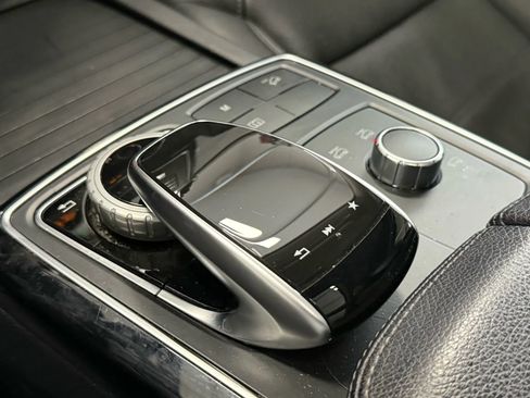 Used 2019 Mercedes-Benz GLE 400 4MATIC image 13