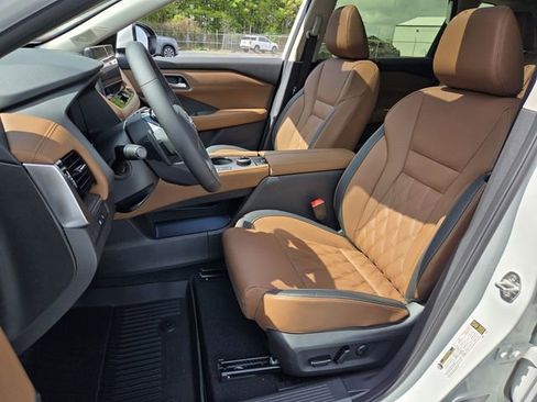 New 2026 Nissan Rogue Platinum AWD/4WD image 9