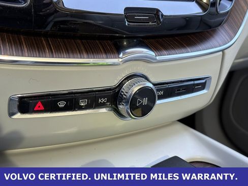Certified 2022 Volvo XC60 B5 Momentum w/ Advanced Package image 18