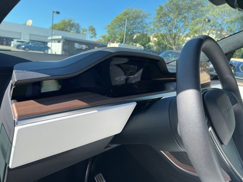 Used 2025 Tesla Model X image 14