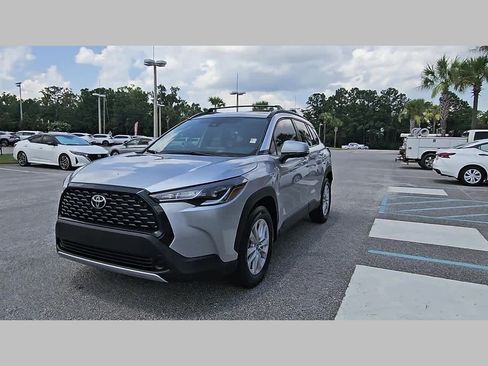 Used 2022 Toyota Corolla Cross LE w/ Moonroof Package FWD image 20