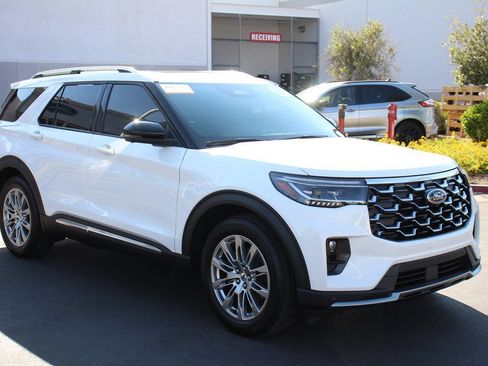 Certified 2025 Ford Explorer Platinum RWD image 11