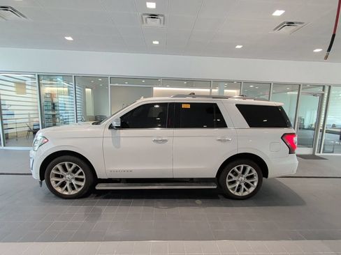 Used 2019 Ford Expedition Platinum AWD/4WD image 6