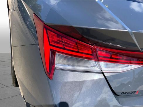 Used 2025 Hyundai Elantra Limited FWD image 28