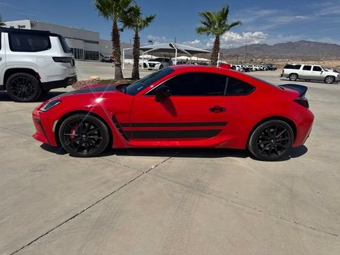 Used 2024 Toyota GR86 TRUENO Edition RWD image 2