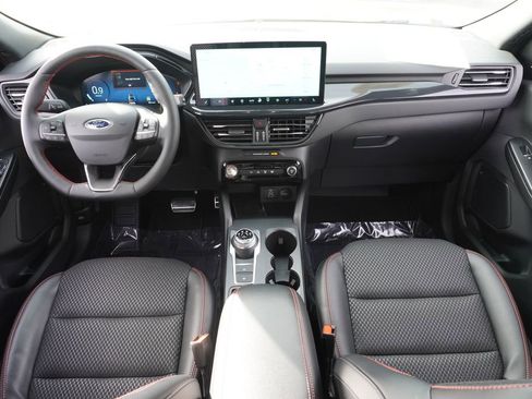 Used 2024 Ford Escape ST-Line Select w/ Tech Pack #2 image 11