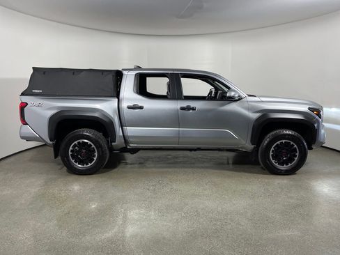Used 2024 Toyota Tacoma TRD Off-Road image 2