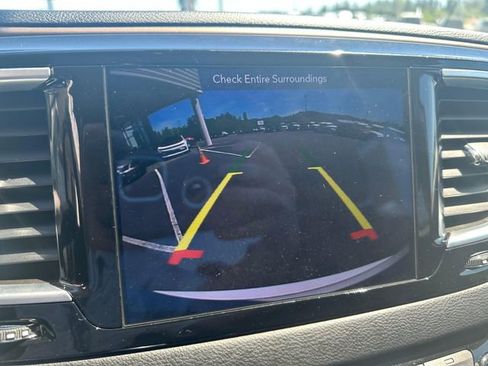 Used 2018 Chrysler Pacifica Touring-L Plus FWD image 16