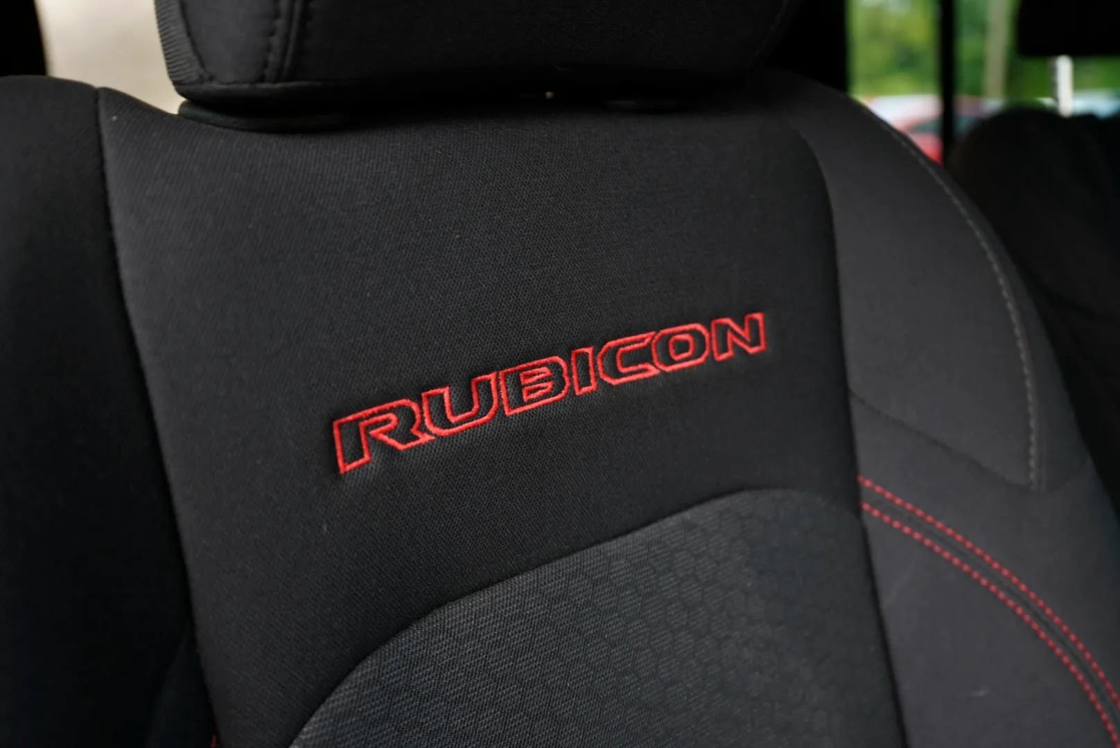 Used 2018 Jeep Wrangler Unlimited Rubicon AWD/4WD image 37