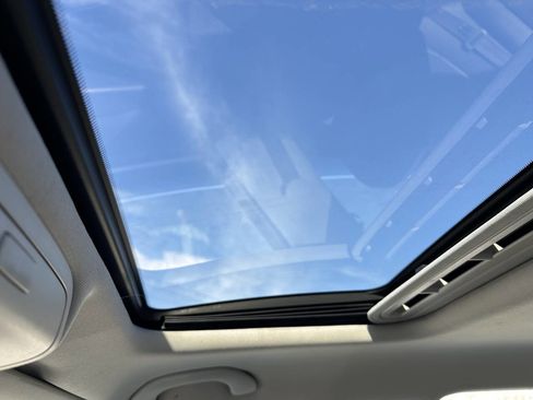 Used 2016 Volkswagen Passat 1.8T SE w/ Lighting Package image 13