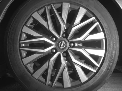 Used 2025 Nissan Altima 2.5 SV FWD image 14