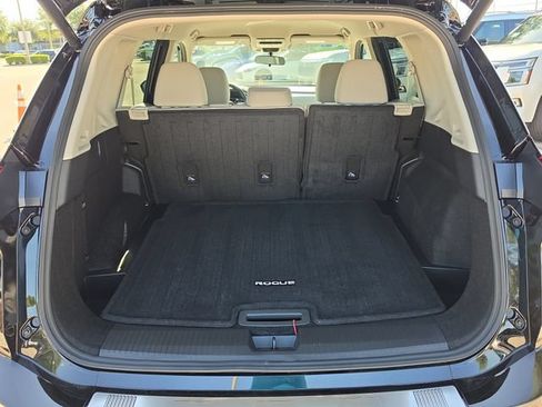 Certified 2025 Nissan Rogue SV AWD/4WD image 10