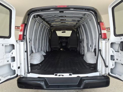 Used 2021 Chevrolet Express 2500 Extended w/ Driver Convenience Package image 23