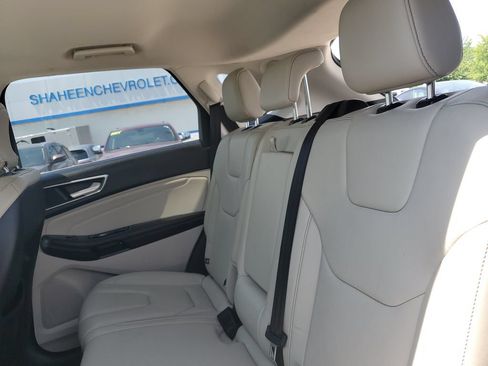 Used 2016 Ford Edge Titanium w/ Technology Package AWD/4WD image 31