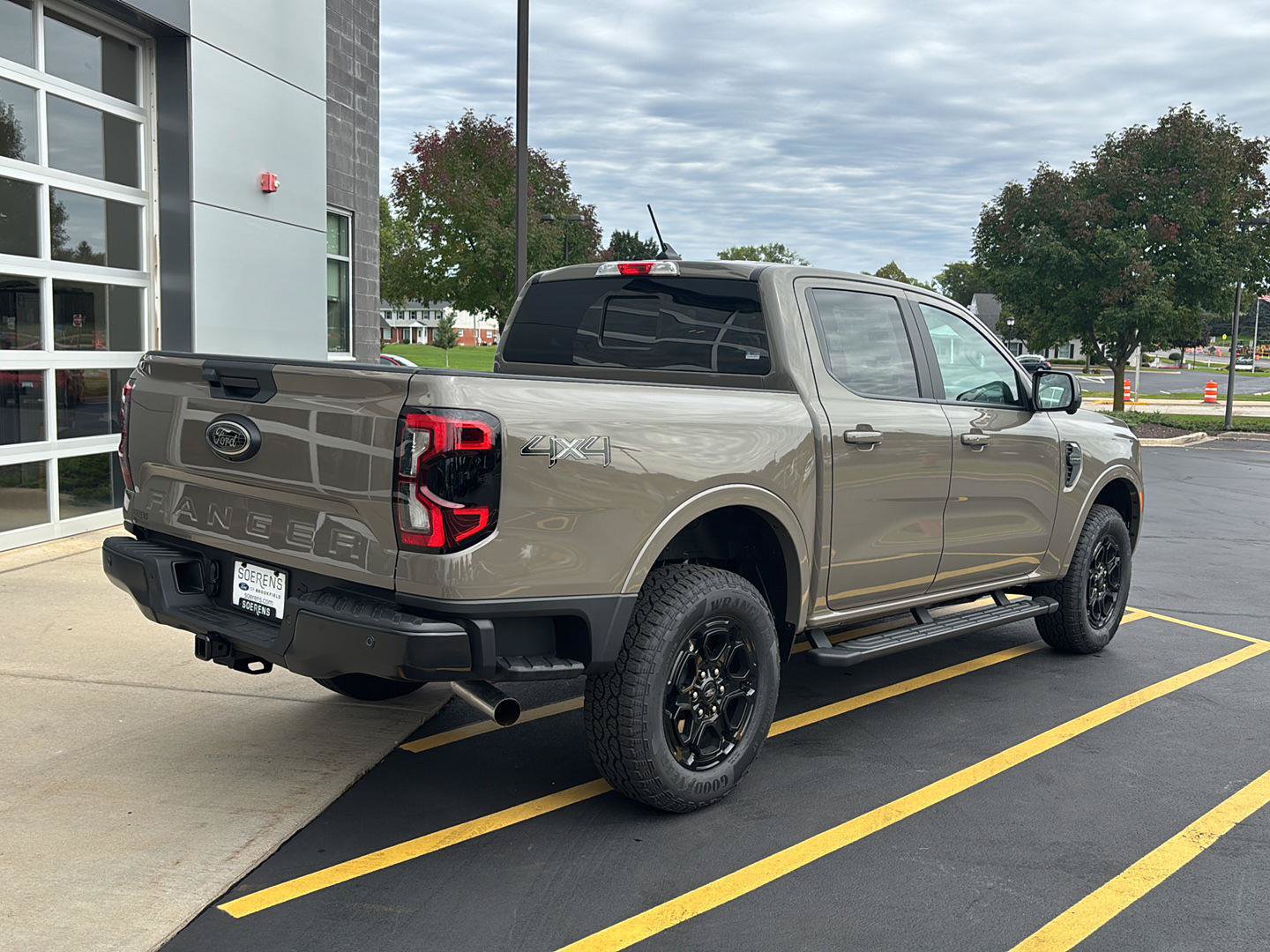 New 2026 Ford Ranger Lariat w/ Black Appearance Package AWD/4WD image 6