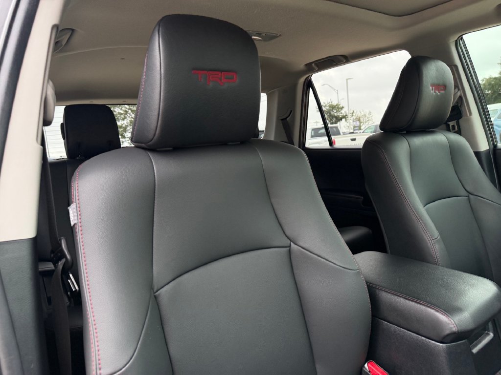 Used 2021 Toyota 4Runner TRD Off-Road Premium w/ Moonroof Package AWD/4WD image 28