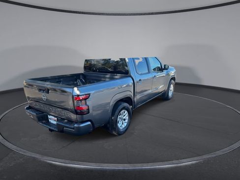 Used 2024 Nissan Frontier SV image 15