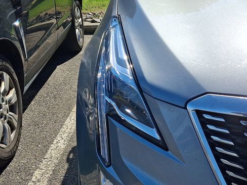 Used 2023 Cadillac XT5 Premium Luxury w/ Technology Package image 4