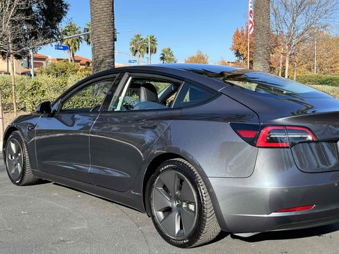 Used 2021 Tesla Model 3 Standard Range Plus image 30