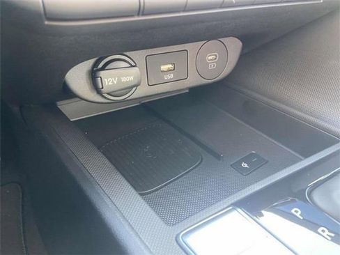 Used 2025 Hyundai Elantra SEL image 13