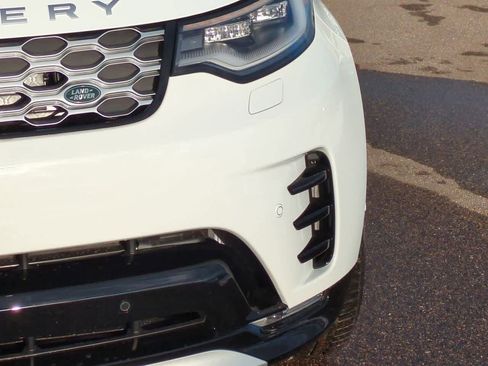 New 2026 Land Rover Discovery Limited Edition image 10