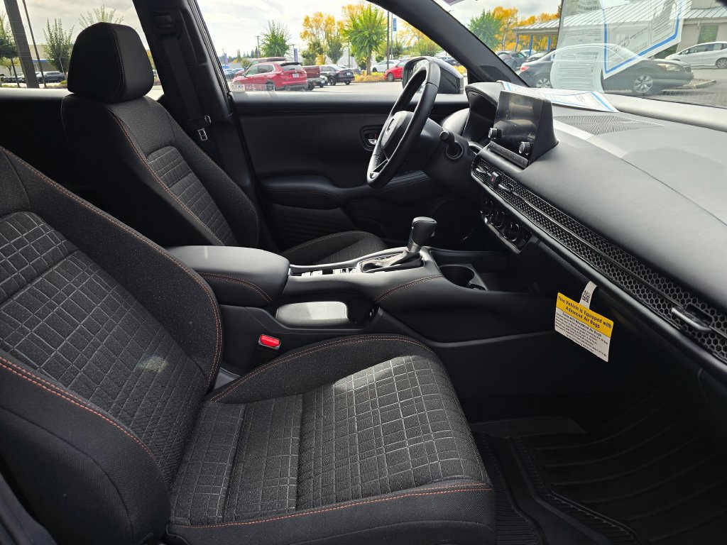 Certified 2025 Honda HR-V Sport image 5