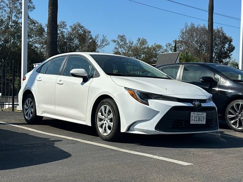 Used 2023 Toyota Corolla LE FWD image 4