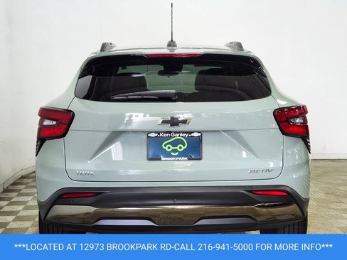 Certified 2025 Chevrolet Trax ACTIV w/ Driver Confidence Package FWD image 5
