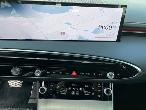 New 2026 Genesis GV70 3.5T Sport Advanced image 28