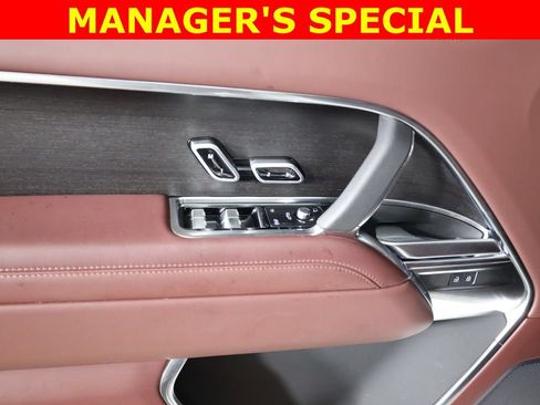 Used 2025 Land Rover Range Rover SE AWD/4WD image 10