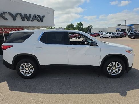 Used 2019 Chevrolet Traverse LS w/ LPO, Blackout Package FWD image 2