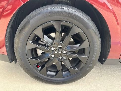 Certified 2024 Kia Carnival SX FWD image 13