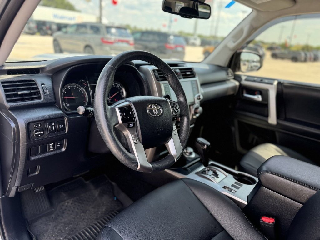 Used 2022 Toyota 4Runner TRD Sport AWD/4WD image 11