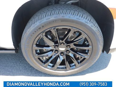 Used 2022 Cadillac Escalade ESV Sport w/ Touring Package AWD/4WD image 40