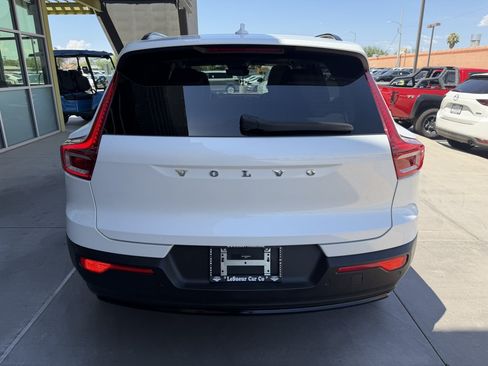 Used 2025 Volvo XC40 B5 Plus w/ Protection Package Premier AWD/4WD image 13