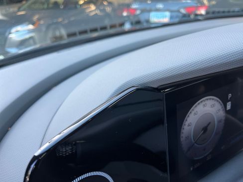 Used 2025 Hyundai Elantra SEL image 34