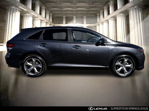 Used 2015 Toyota Venza Limited image 3