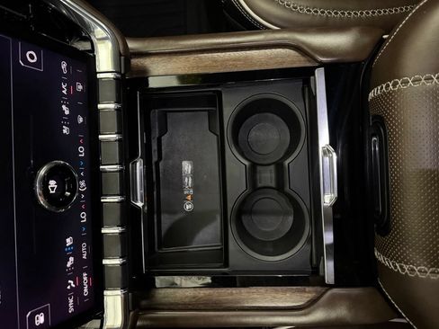 Used 2025 GMC Yukon XL Denali Ultimate AWD/4WD image 37