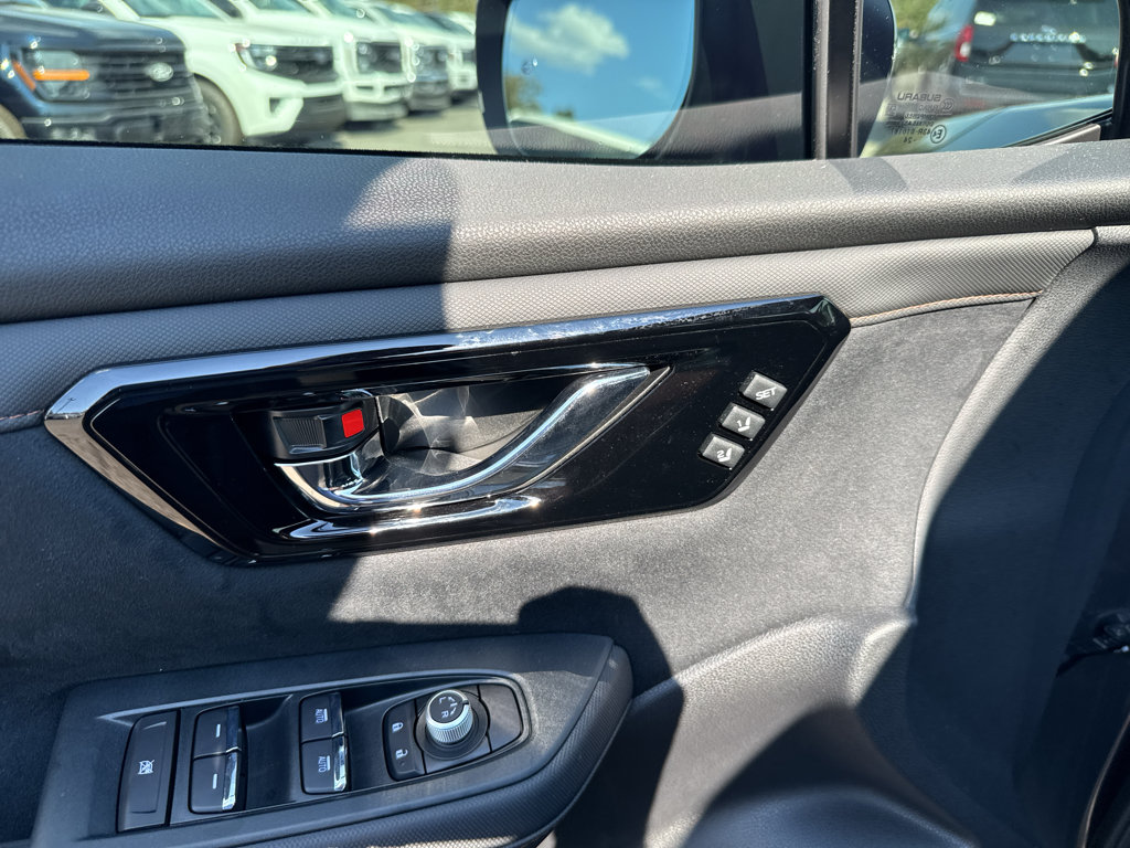 Used 2025 Subaru Forester Touring w/ Popular Package - Touring AWD/4WD image 12