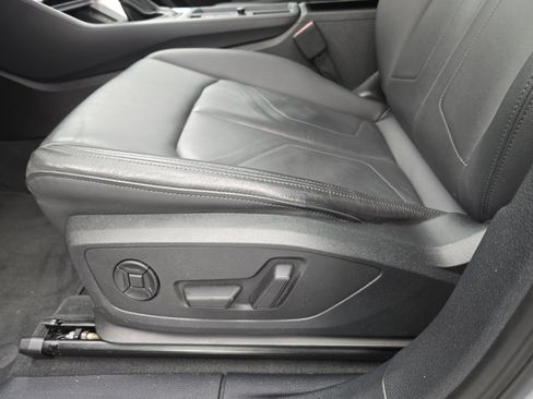 Used 2023 Audi Q3 2.0T Premium w/ Convenience Package image 28