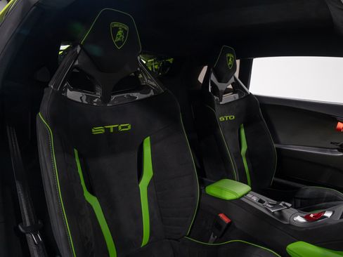 Used 2023 Lamborghini Huracan STO RWD image 70