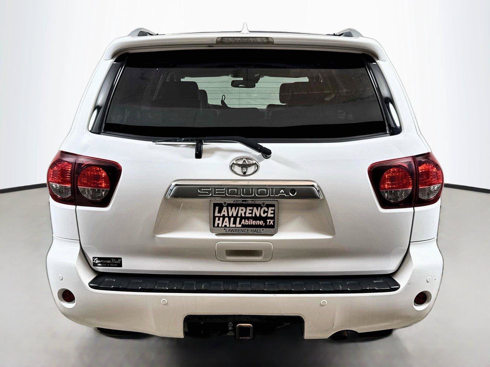 Used 2018 Toyota Sequoia Limited w/ Safety & Convenience Package RWD image 5